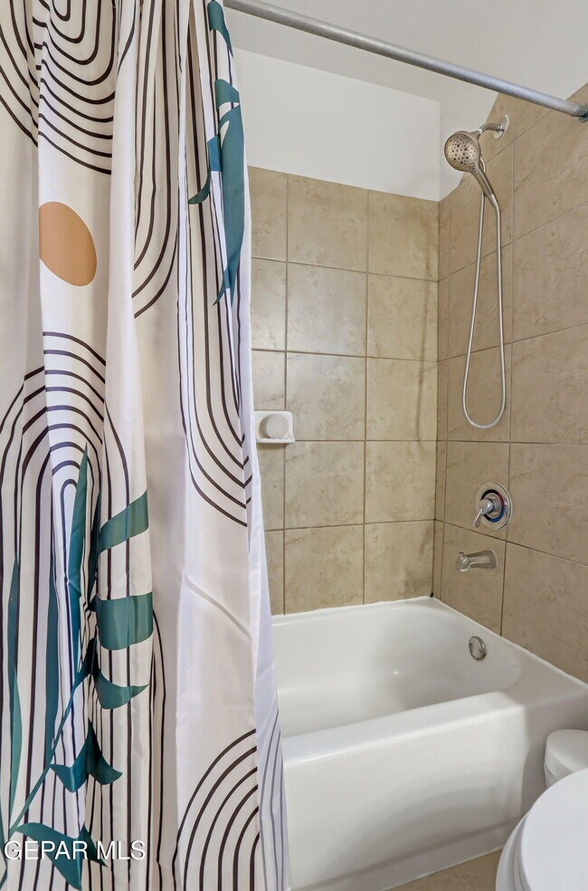 Building Photo - 2329 Honey Dew St