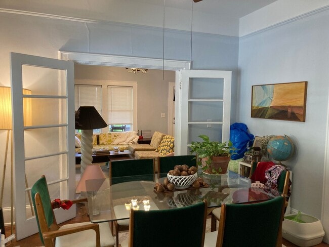 Building Photo - Spacious 2 Bedroom House Close to Campus!!