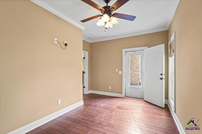 Building Photo - 300 Cheshire Dr