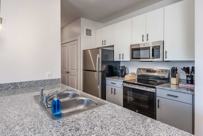 Building Photo - 1001 Marshall Ave