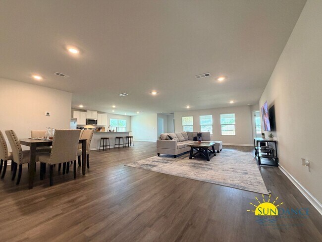 Building Photo - Spacious 5-Bedroom Home in Plantation Woods with Smart Home Features!