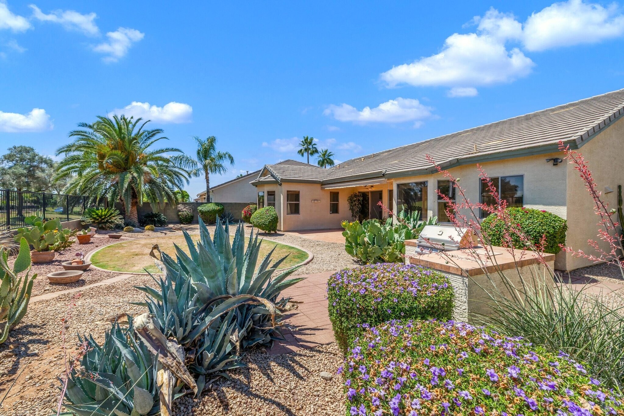 Building Photo - 9639 E Lobo Ave