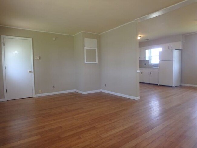 Building Photo - Nice 3 Bedroom Country House!