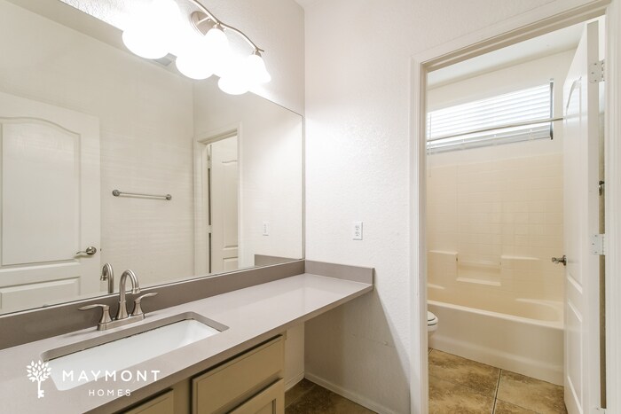 Building Photo - 4210 S Mariposa Dr