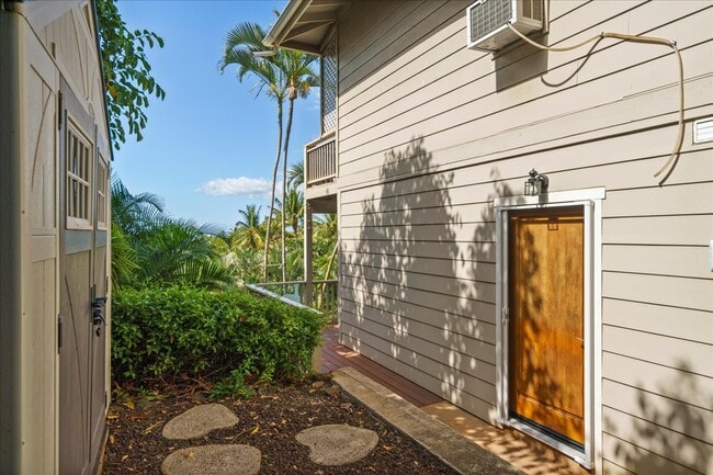 Building Photo - 753 Launa Dr
