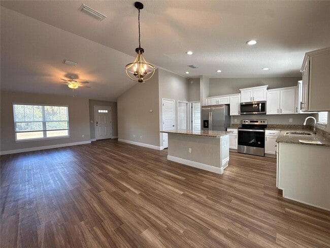 Building Photo - 309 Locust Rd