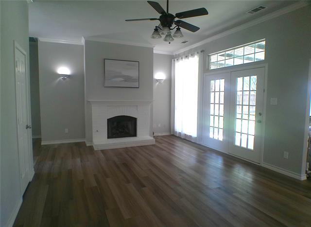 Building Photo - 8102 Luna Dr
