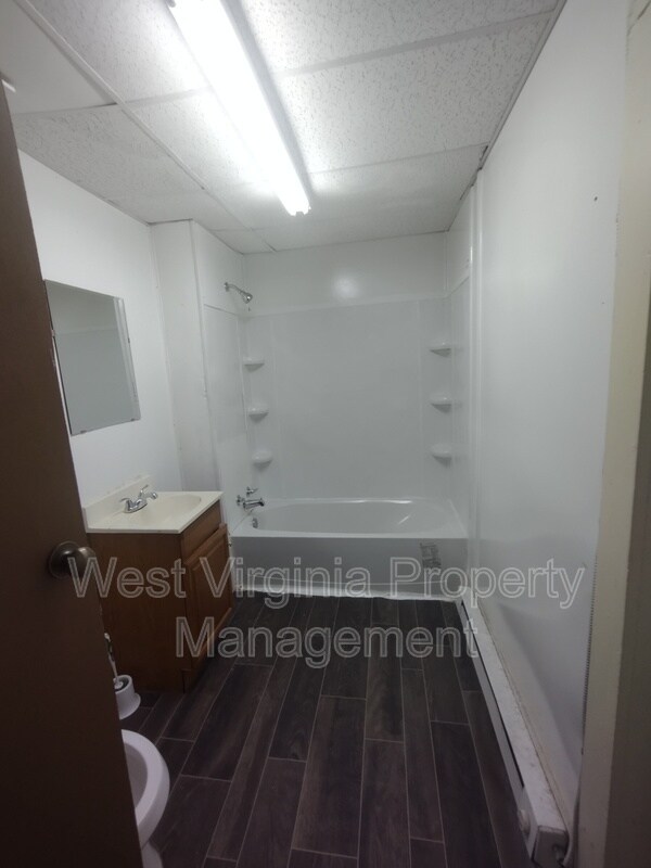 Building Photo - 112 Mason St.