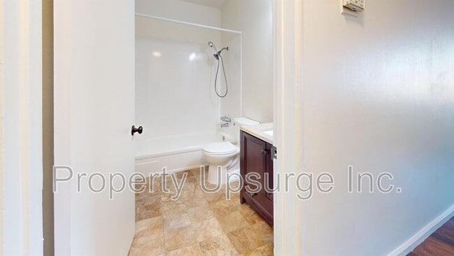 Building Photo - 1340 Hobart Dr