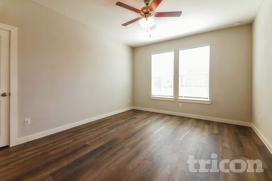 Building Photo - 2549 Dulaney Dr