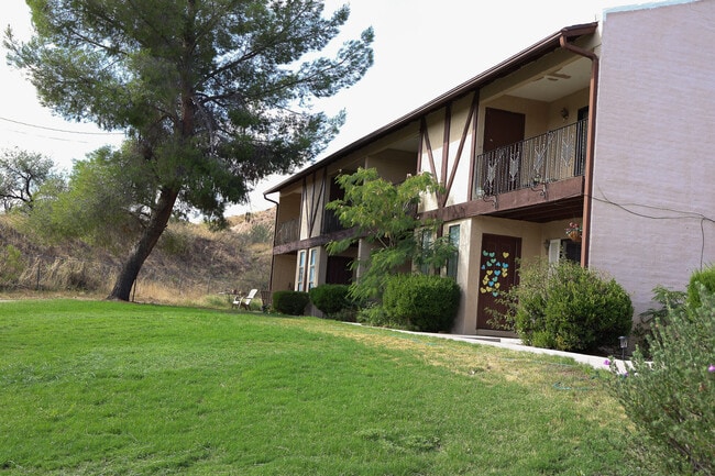 Building Photo - 793 W Mesa Verde Dr