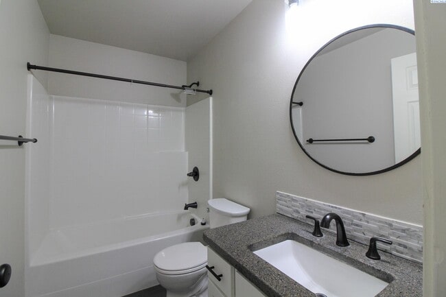 Building Photo - 3 Bed/2 Bath House in Benton City