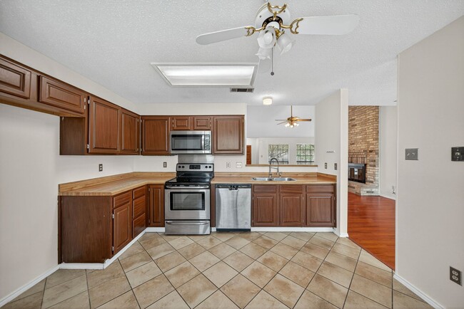 Building Photo - Schertz School District in Woodland Oaks S...