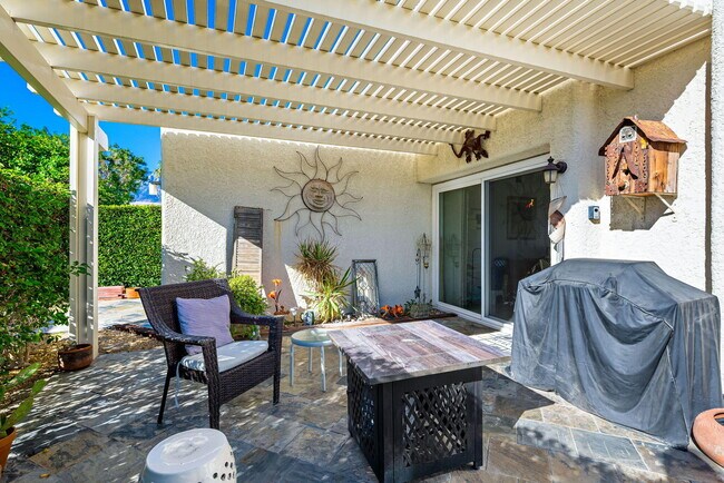 Building Photo - 6071 Hazeltine Plaza