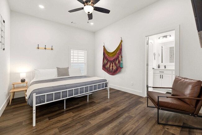 Building Photo - 501 S 7th St