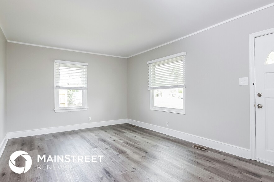 Building Photo - 515 Forrest St