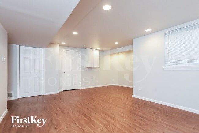 Building Photo - 207 Lithia Ave
