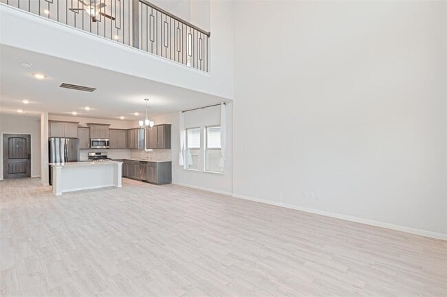 Building Photo - 204 Greenway Dr