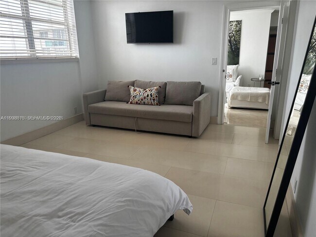 Building Photo - 3901 S Ocean Dr