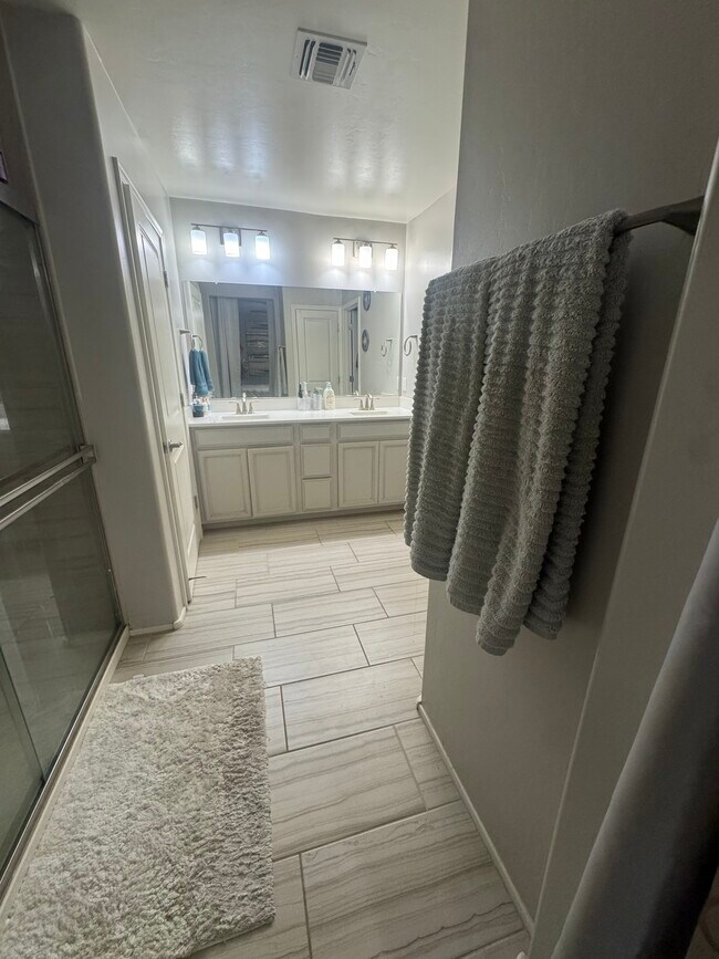 Building Photo - 14150 E Via Cerro Del Molino