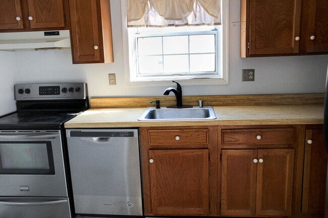 Building Photo - 1117 Ellingwood Dr