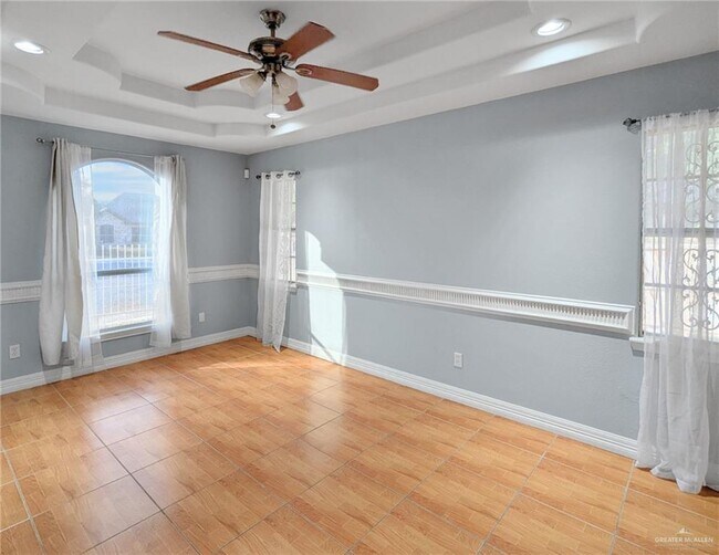 Building Photo - 30 N N Dakota St