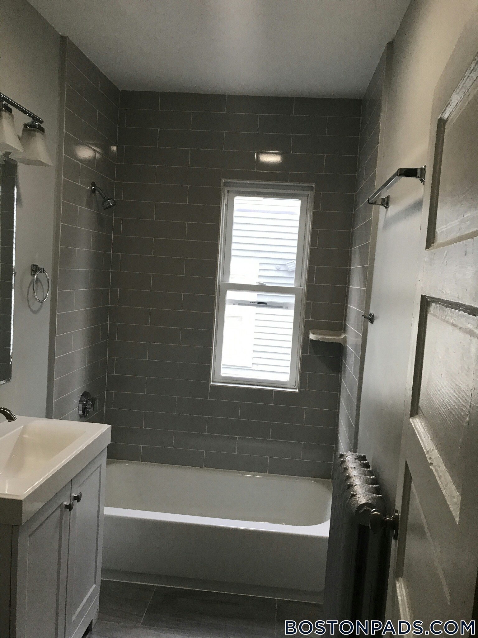 Building Photo - 109 Pleasant St