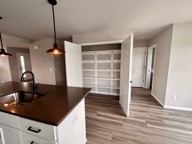 Building Photo - 2401 Wildcat Dr