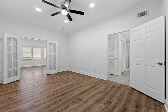 Building Photo - 407 Bridle Path