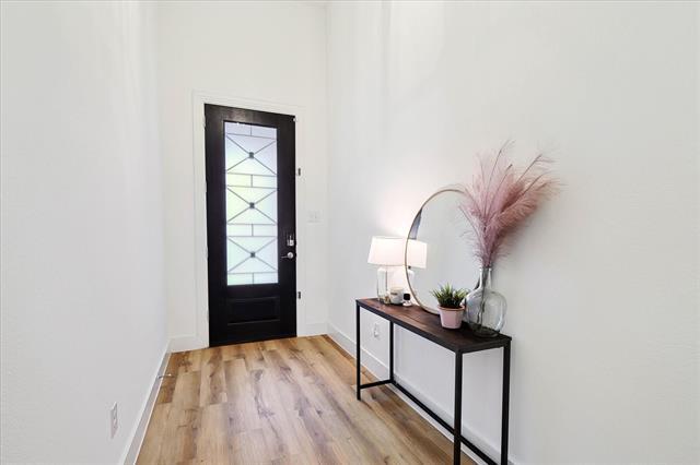 Building Photo - 1201 Superbloom Ave