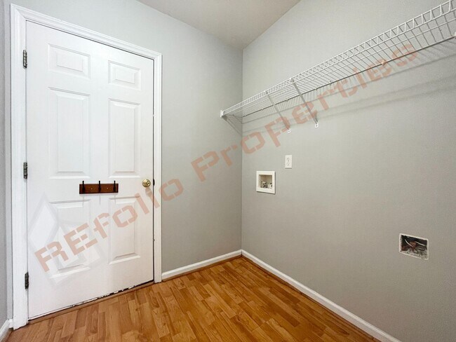 Building Photo - 1711 Mystic Dr