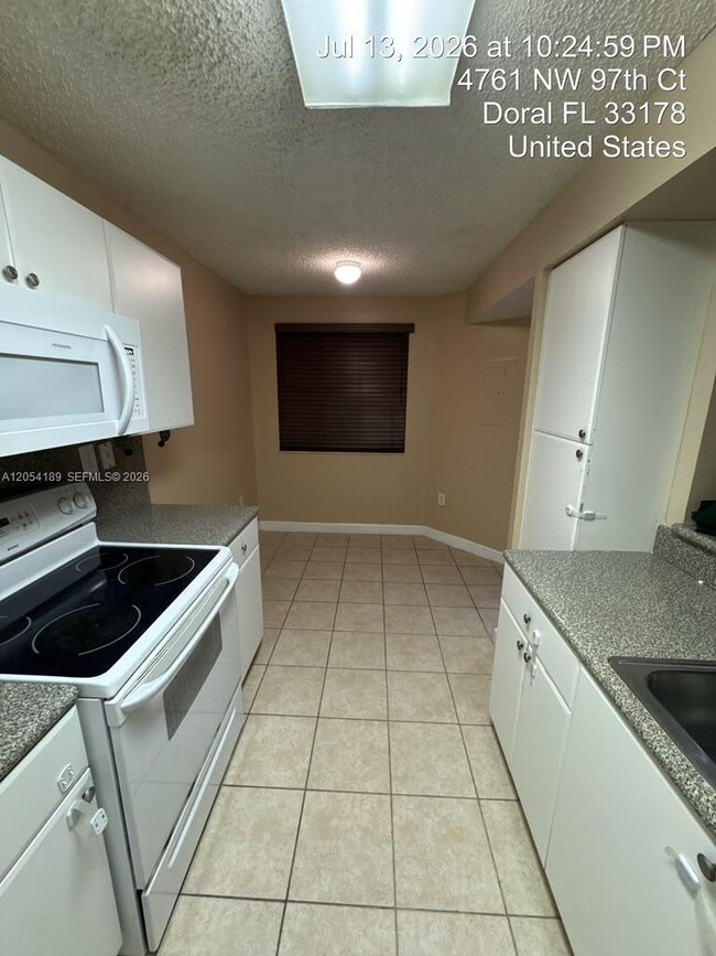 Building Photo - 4765 NW 97th Ct