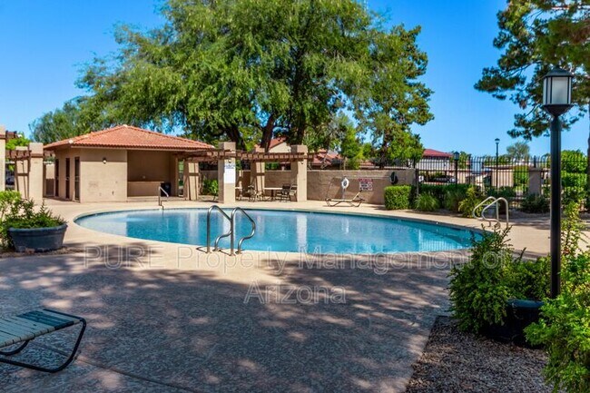 Building Photo - 8625 E Belleview Pl