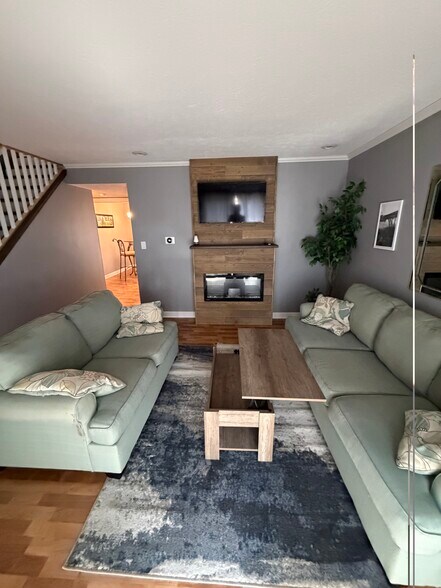 Building Photo - 1343 Headlee Ave