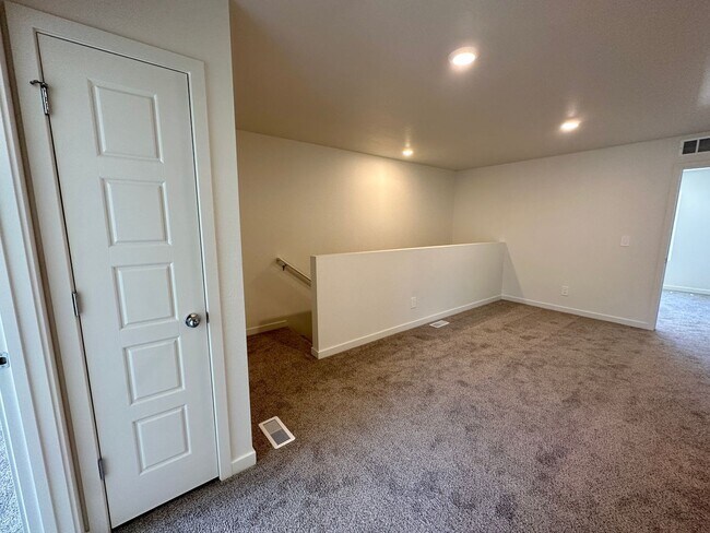 Building Photo - 3909 Canoe St