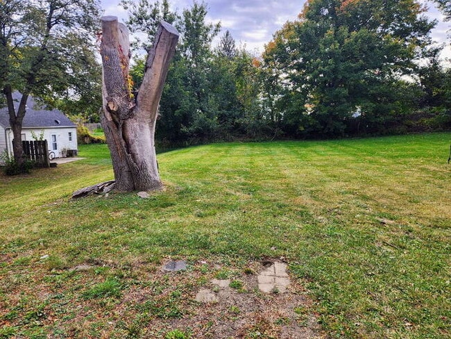 Building Photo - 1627 E Glenwood Dr