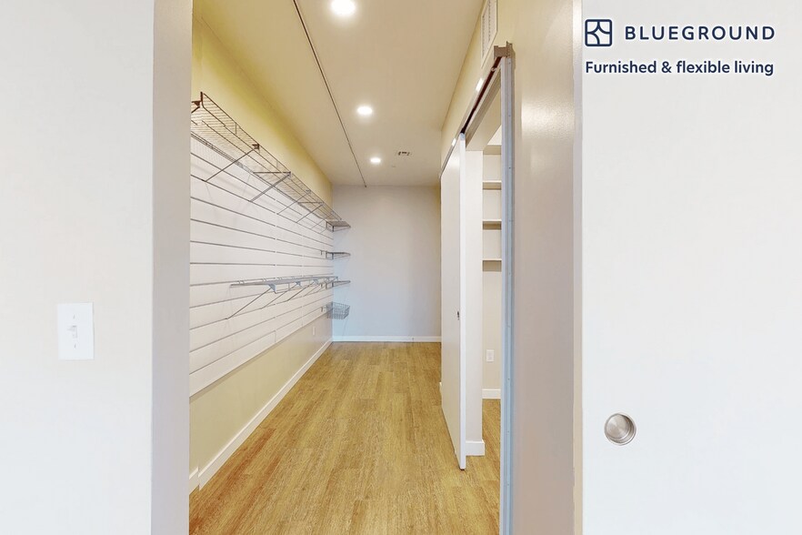 Building Photo - 79 Alexander St