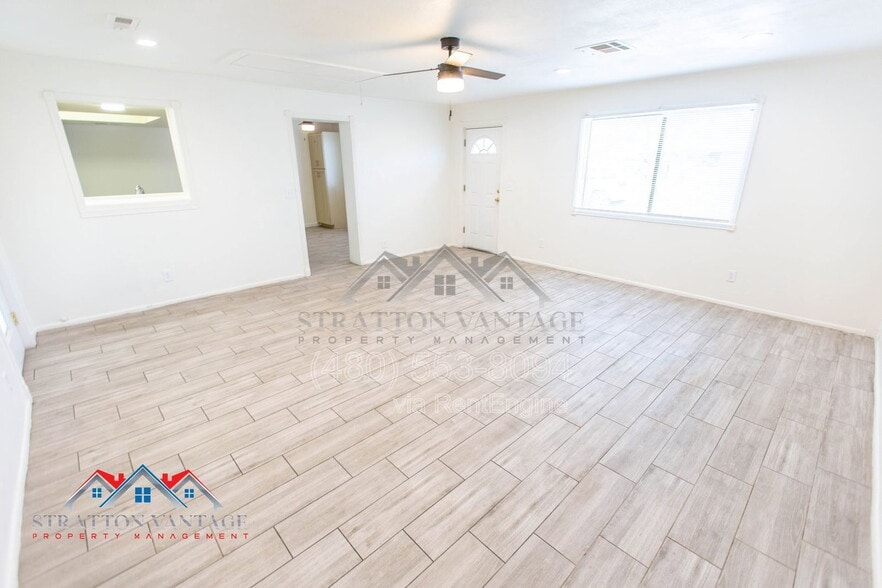 Building Photo - 3410 S Cutler Dr