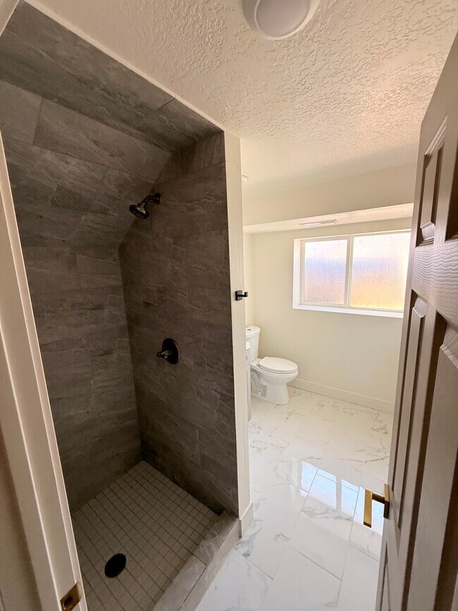 Building Photo - 3193 Rachelle Dr