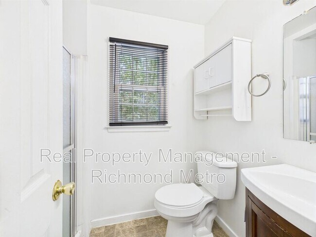 Building Photo - 10649 Genlou Rd
