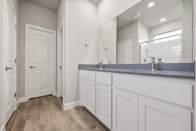 Building Photo - 15812 Culford Ln