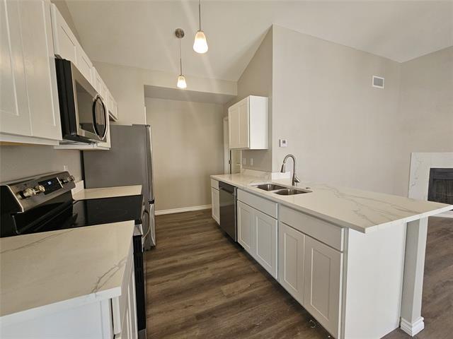 Building Photo - 2208 Teakwood Ct