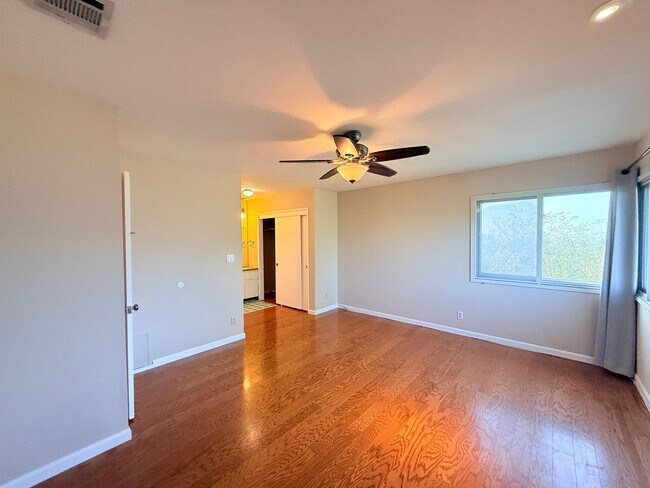 Building Photo - 4242 Briggs Ave