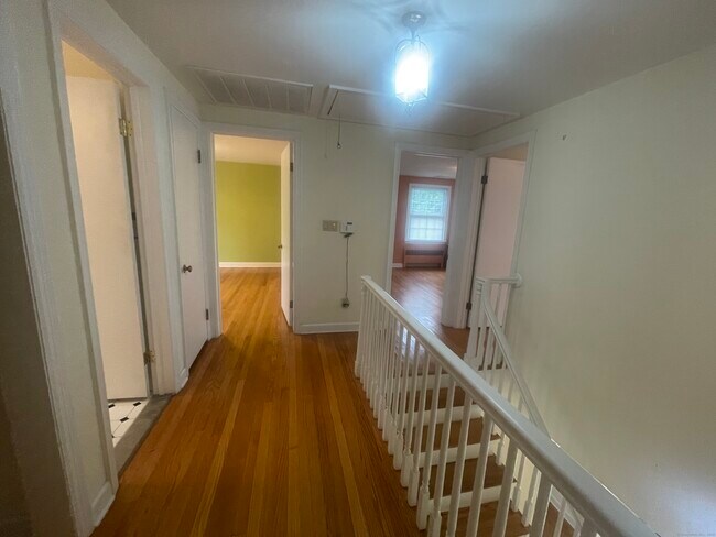 Building Photo - 20 Broadfield Rd