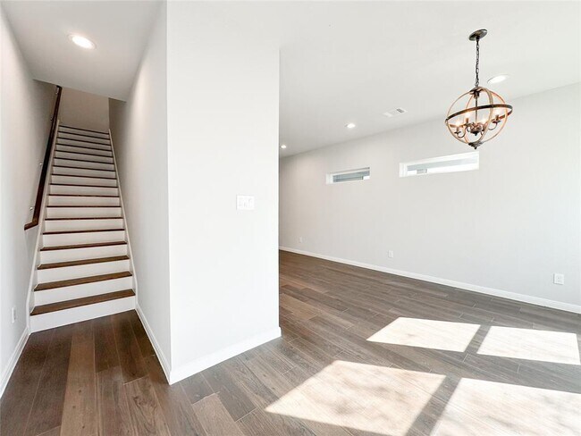 Building Photo - 18813 Luminescent Ln