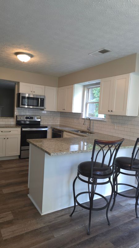 Building Photo - 10480 Summer Creek Dr