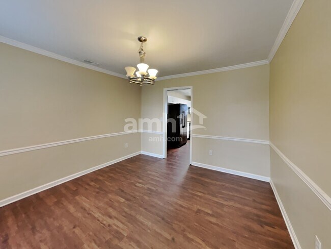 Building Photo - 190 Royalton Rd