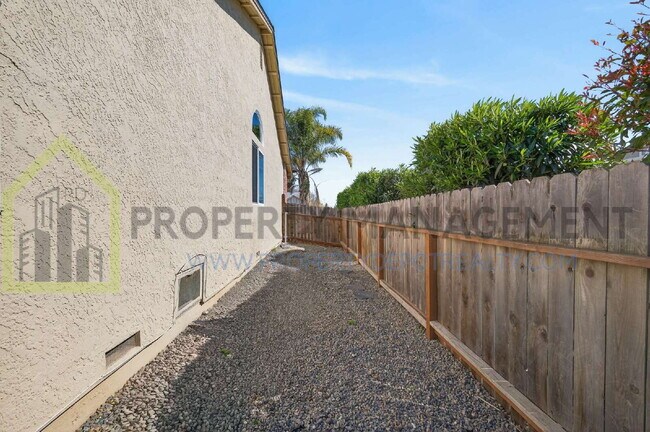 Building Photo - Spacious 3-Bedroom, 3-Bath Home Available