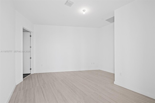 Building Photo - 851 NE 1st Ave