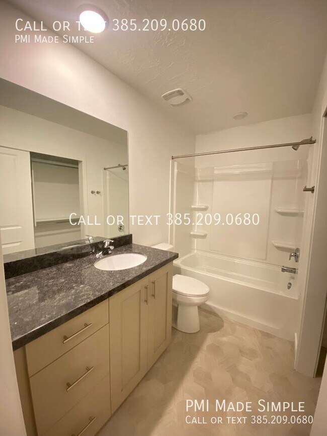 Building Photo - Clear and Bright, Newer Townhome in Rivert...